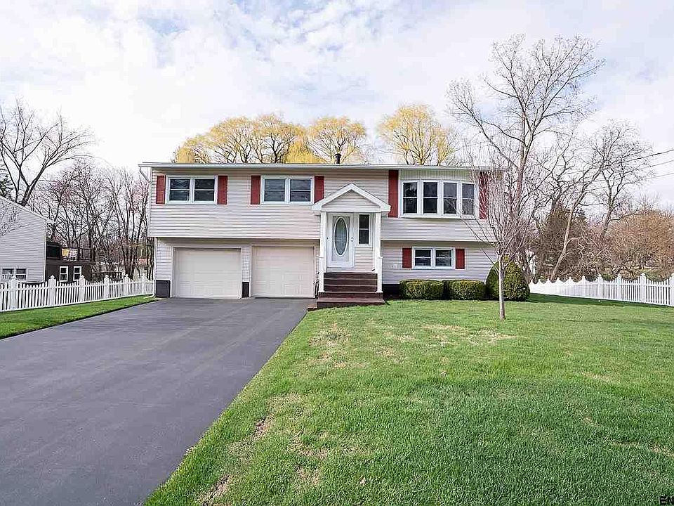 1st image of 9 Apple Blossom Ln