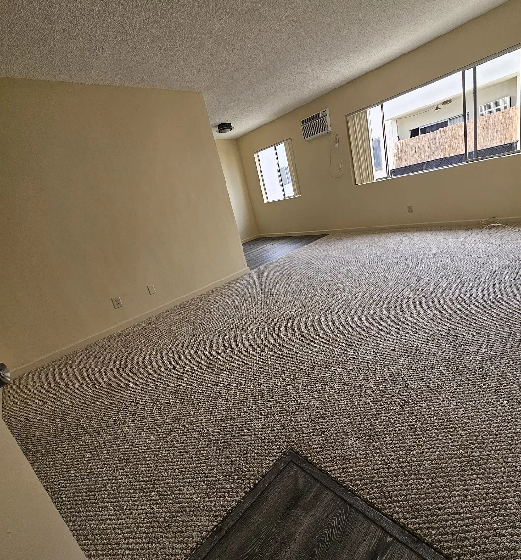 2 bed, 800 sqft, $2,200 — Photo 3
