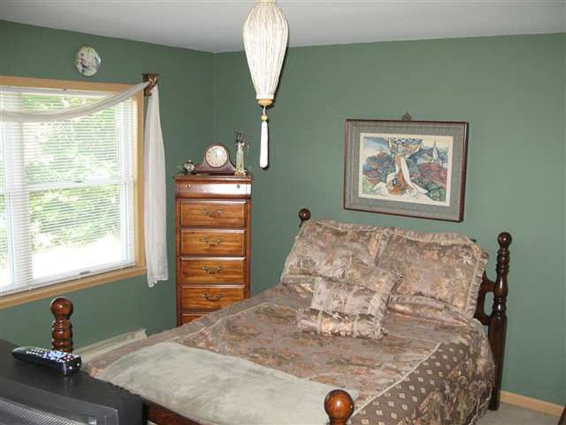 2nd image of 200 HIGH PINE MEADOWS Road