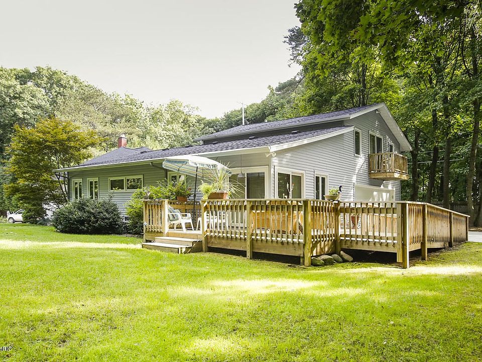 8969 W Gull Lake