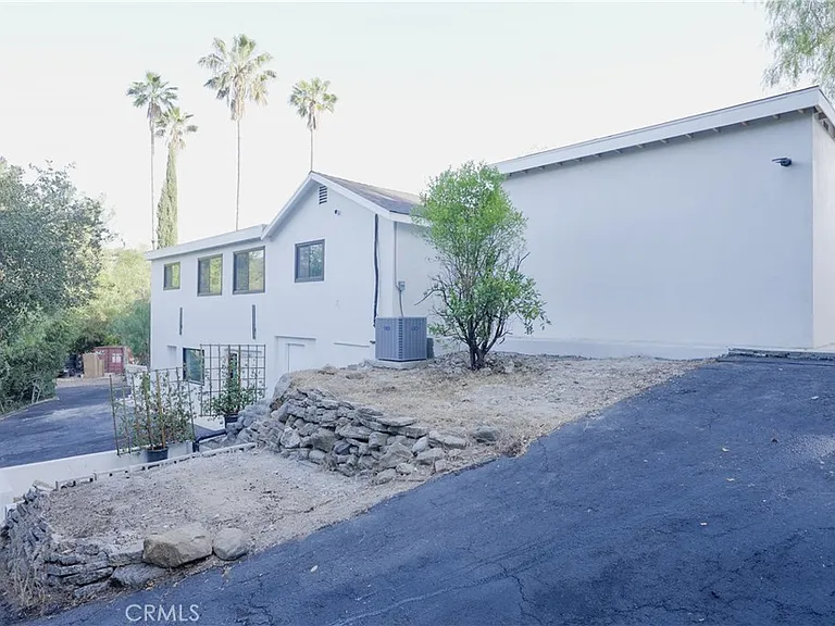 2600 Topanga Skyline Dr — Photo 4