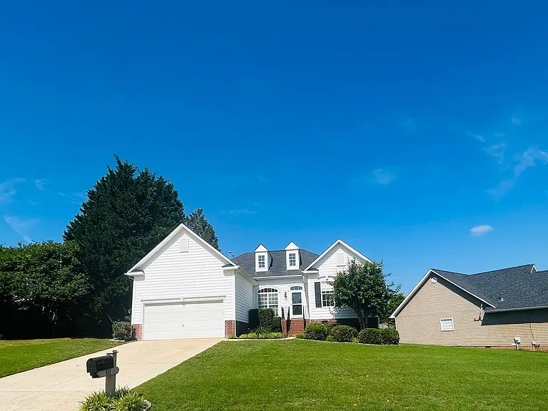 711 Dutchman Ct — Photo 53