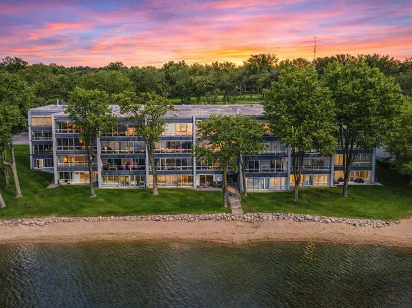 315 Park Lake Blvd APT 414, Detroit Lakes, MN 56501