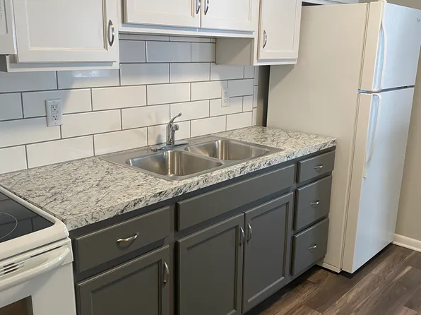 2003 Market St, Camp Hill, PA 17011