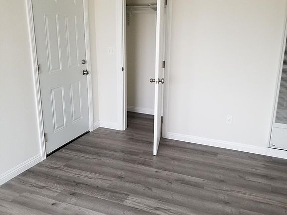 4th image of 1028 W 103rd St #1028