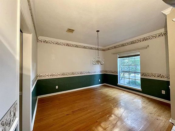 3rd image of 510 Birch Hill Dr