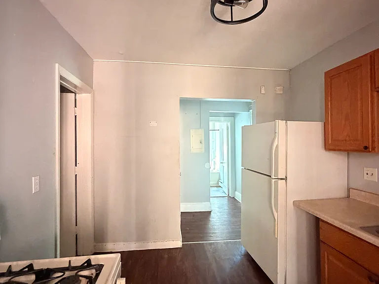 204 S Marshall St #4 — Photo 6