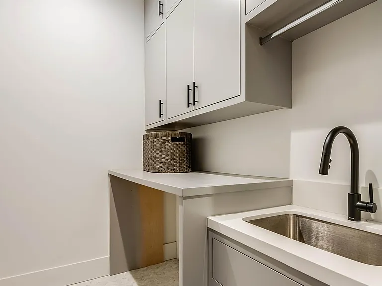 5323 Allott Ave — Photo 42