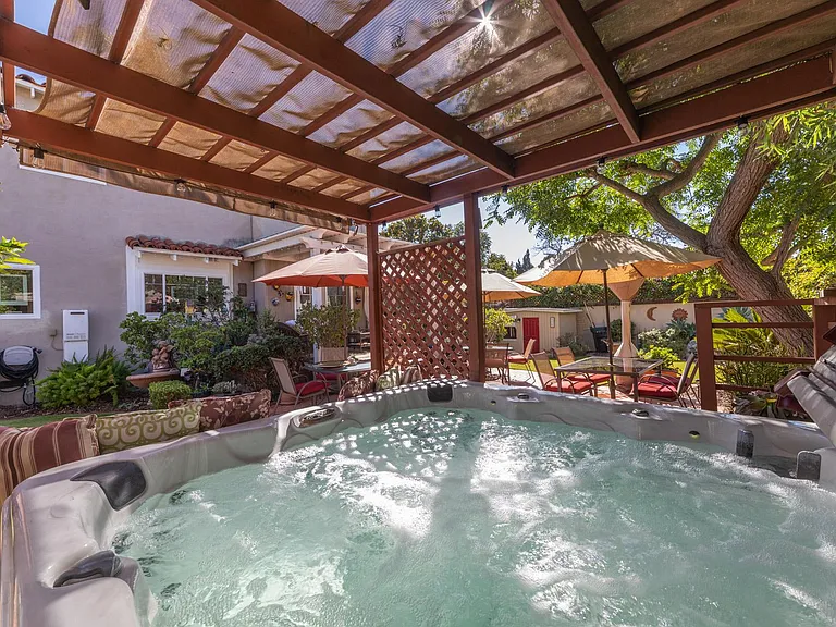 Large jacuzzi tub
