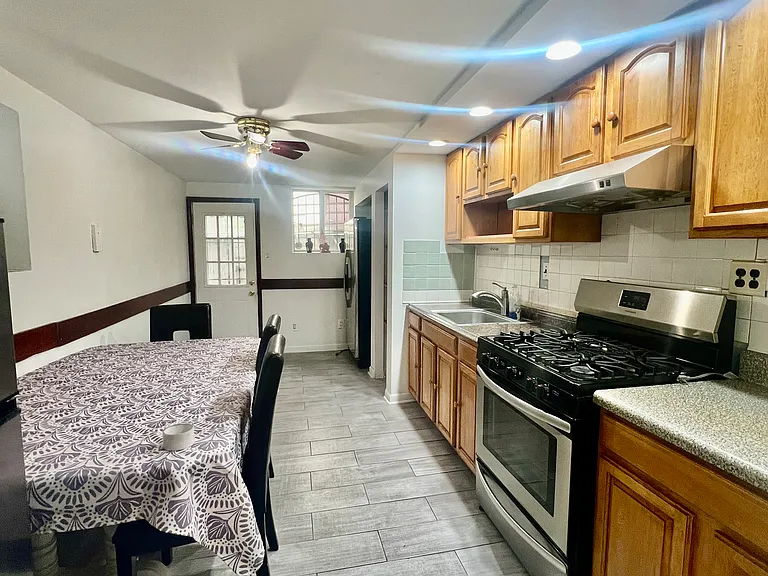 2617 S Marshall St — Photo 3
