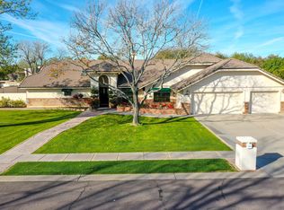 9028 S Lakeshore Dr, Tempe, AZ 85284