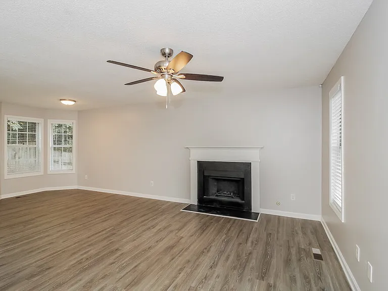430 Ivy Crest Dr — Photo 6