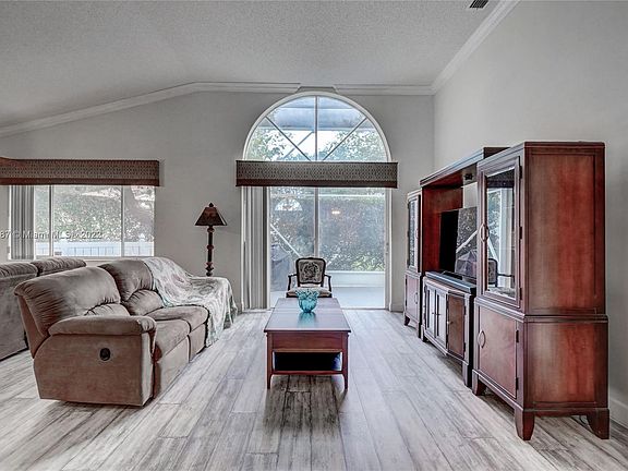 3rd image of 5316 Flamingo Pl