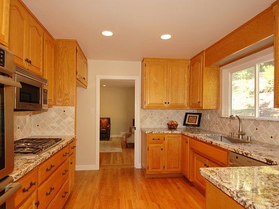Remodeled Eat-in Kitchen