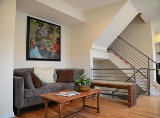 928 S 15th St #A, Philadelphia, PA 19146