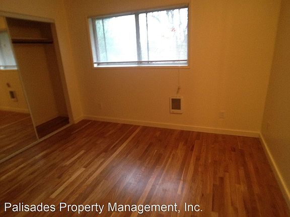 4th image of 4043 SE Gladstone St #2895071