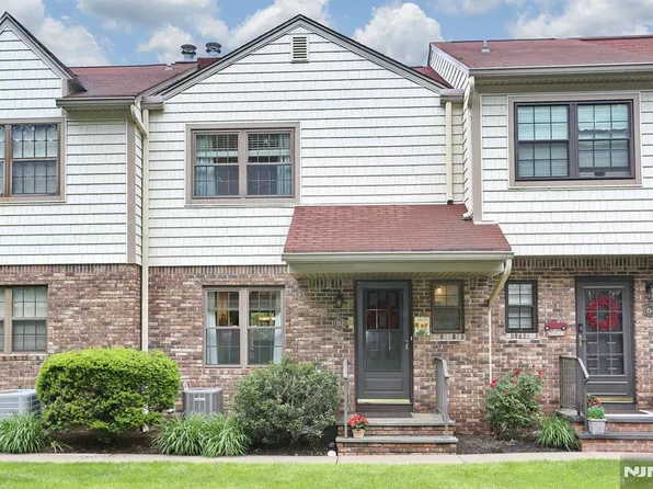 101 E Oak St APT D2, Oakland, NJ 07436