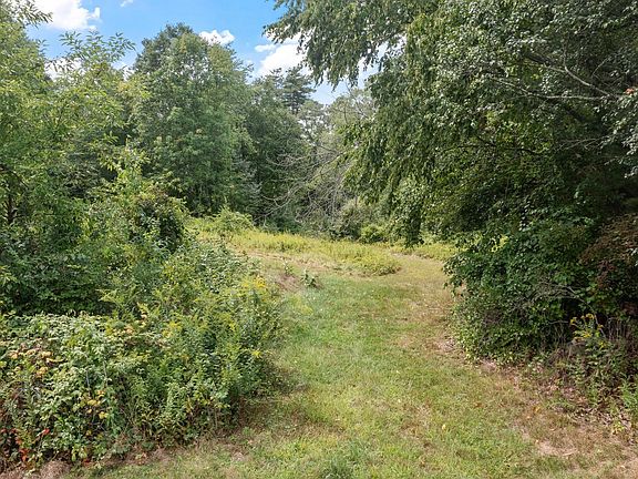 5th image of 276 Middle Rd