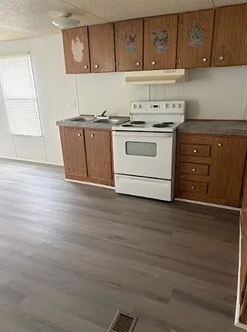 3 bed, 1.0 bath, 600 sqft, $1,275 — Photo 3