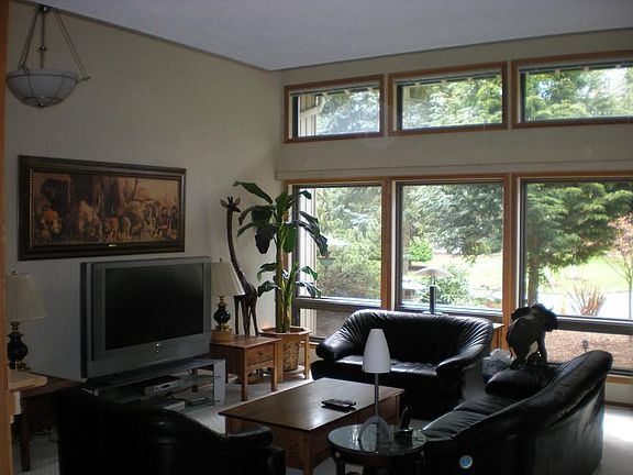Spacious Living Room
