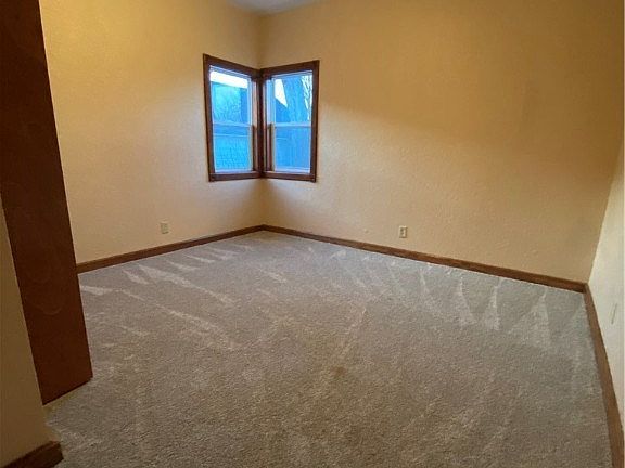3rd image of 502 N 1st Ave