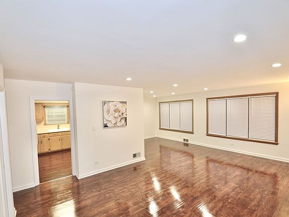 2nd image of 5058 Crain St