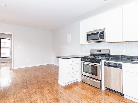 2nd image of 43 Underhill Ave APT C3