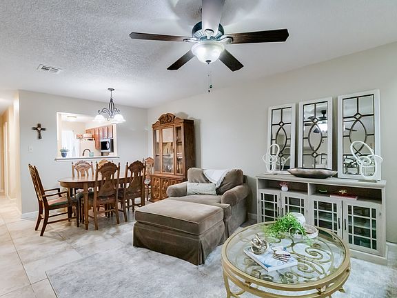 5th image of 210 Long Plantation Blvd APT D