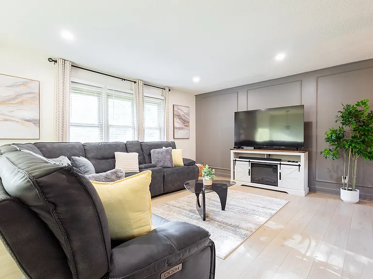 12809 Manchester Ave — Photo 10