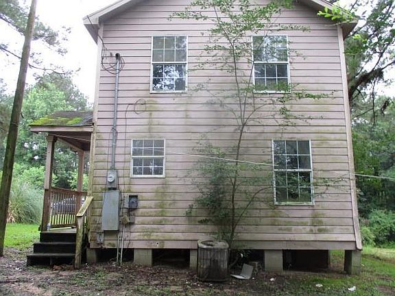 3rd image of 211 Diane St