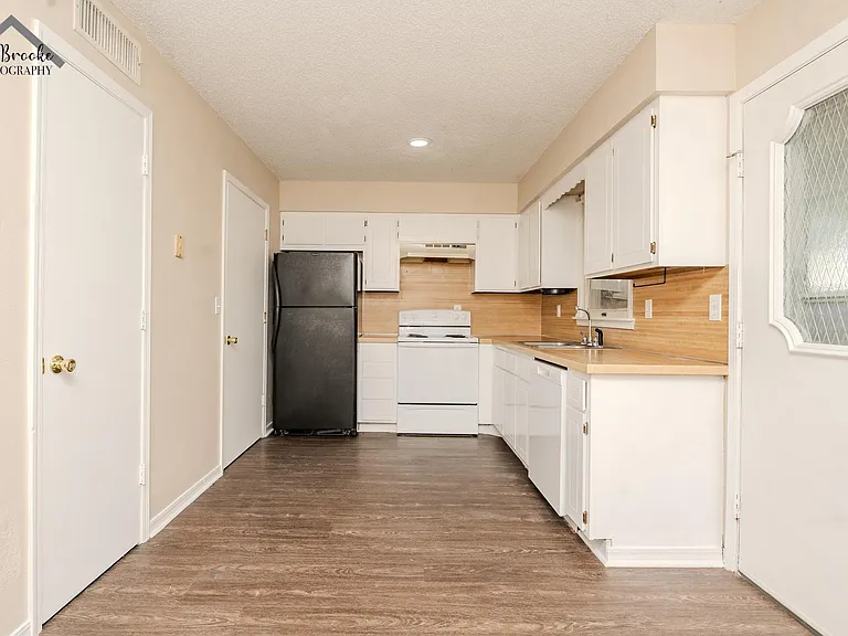 1215 N Pacific Ave — Photo 10