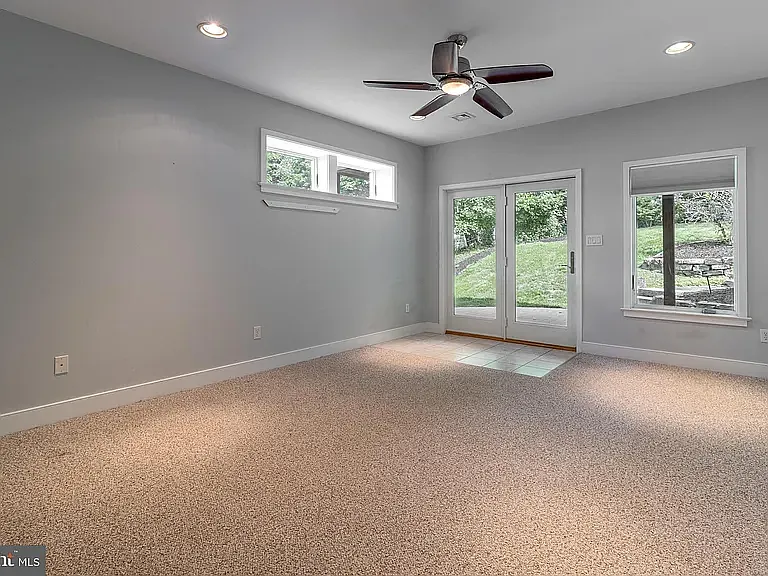 851 Willard St — Photo 10