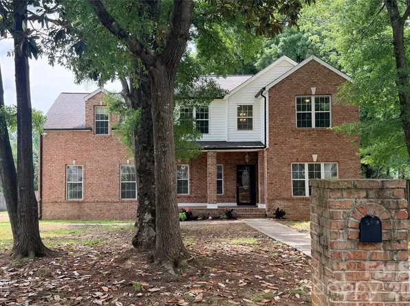 5846 Hanna Ct, Charlotte, NC 28212