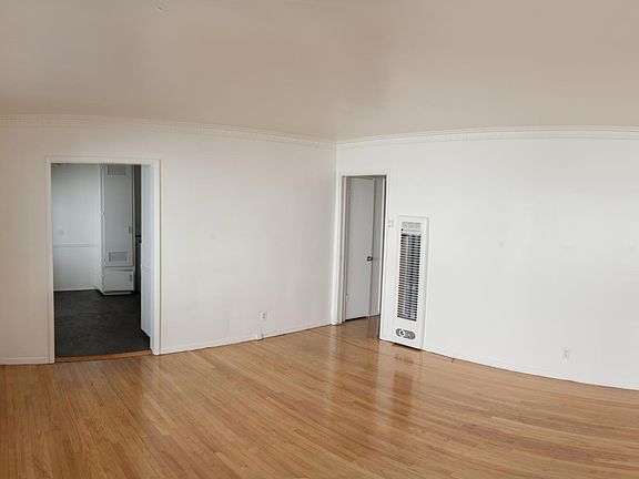 2nd image of 7024 Hawthorn Ave #103