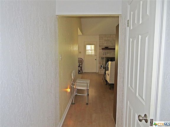 4th image of 103 E Blancas Dr