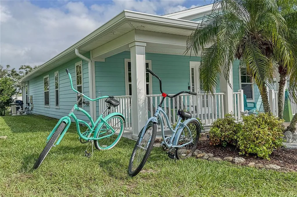 3 bed, 2.0 bath, 1446 sqft, $6,500 — Photo 3