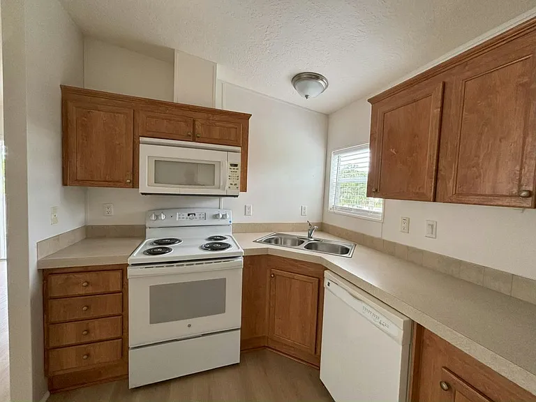 19237 Cedar Crest Ct #9M — Photo 7