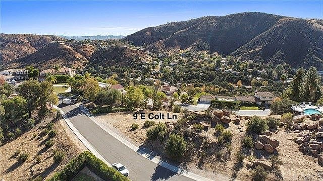 1st image of 9 E Colt Ln