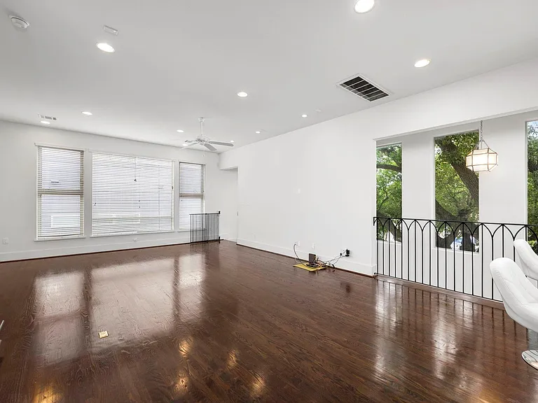 1808 Oakdale St — Photo 16