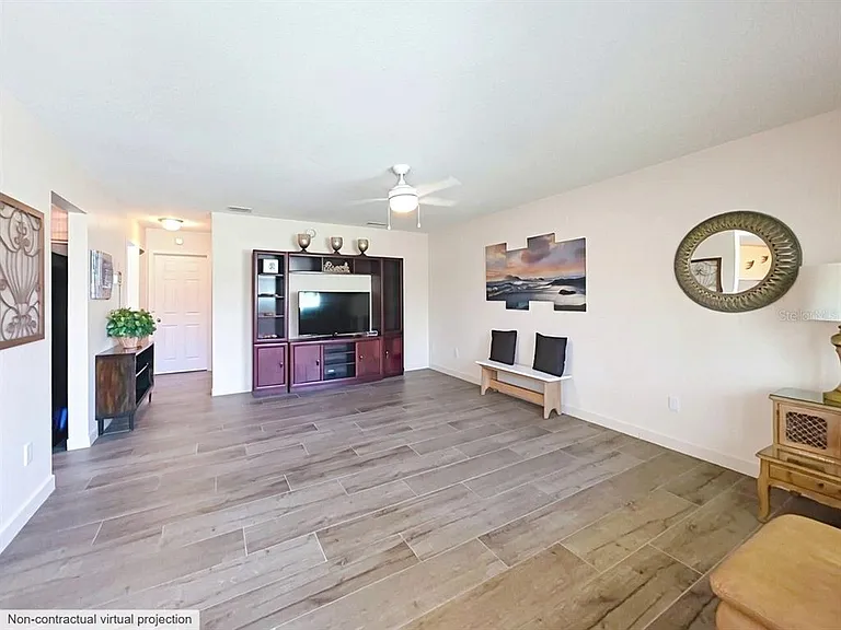400 Oakridge Blvd #60 — Photo 13