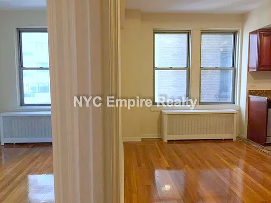 Rented by NYC Empire Realty Inc | media 10