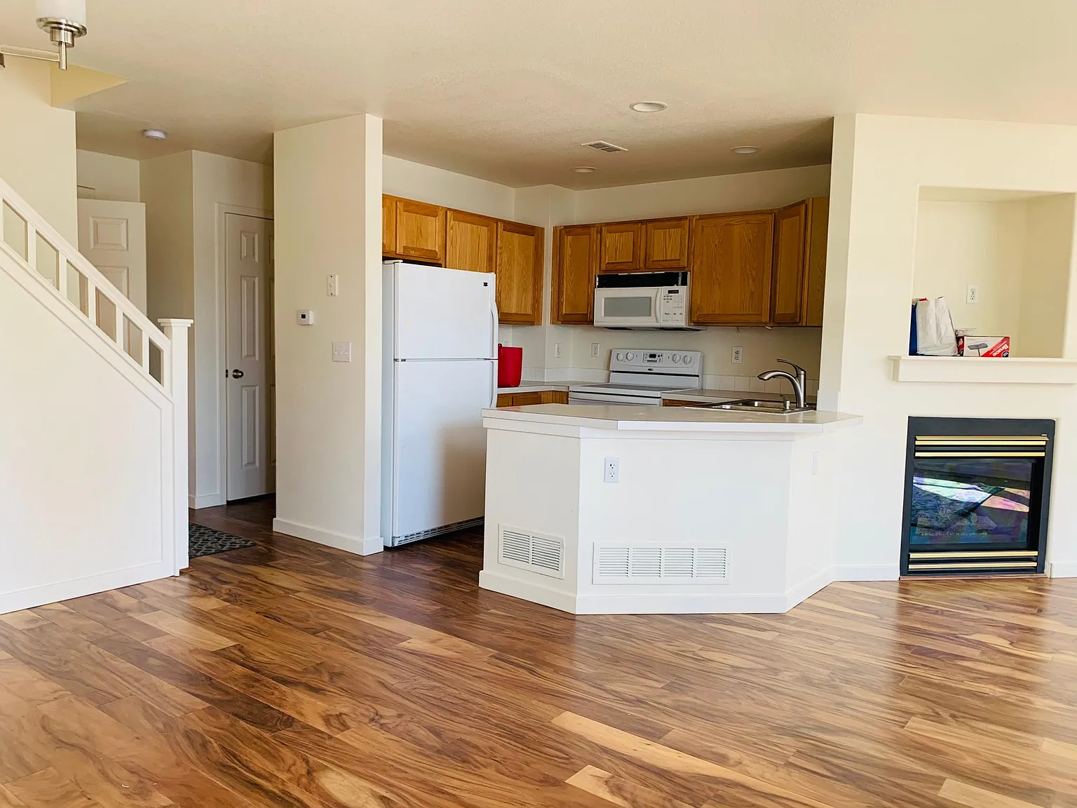 3 bed, 1800 sqft, $2,850 — Photo 4