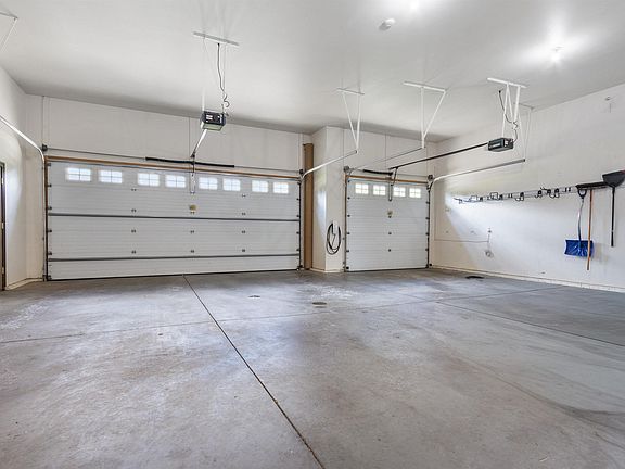 4th image of 5804 S Lazy Ridge Pl