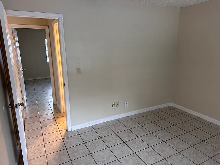 721 SW Gardens Blvd — Photo 11