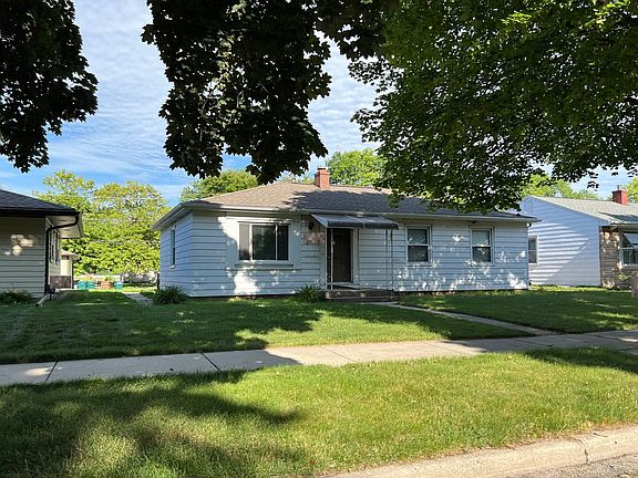 3rd image of 4959 N Iroquois Ave