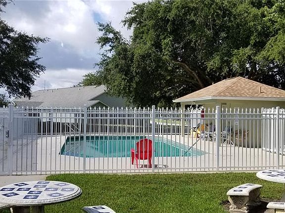 3rd image of 667 Villa Ct
