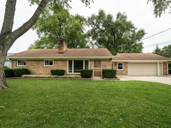 3017 W Franklin TERRACE, Franklin, WI 53132