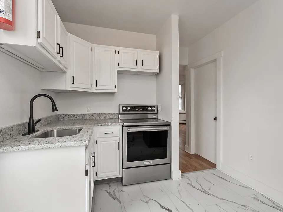 46 S 10th St #4