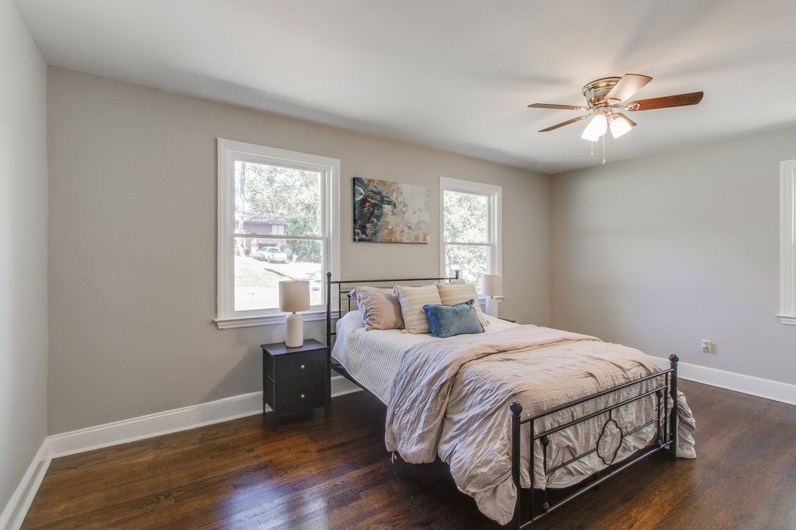 next background image