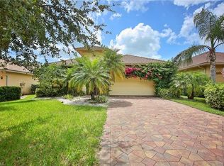 10679 Longshore Way E, Naples, FL 34119